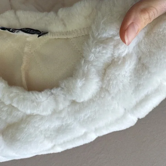 Zara Crop Quilted Faux Fur Sweater - Picture 8 of 12